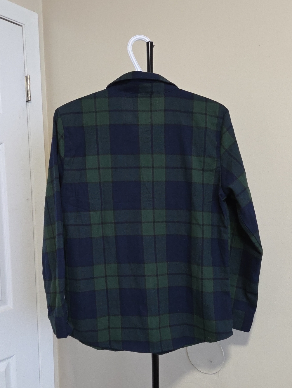 Levi's Green & Navy Plaid Button-Down Shirt - Picture 6 of 8
